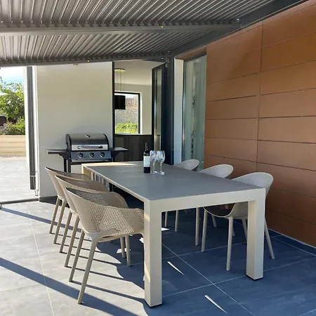 Luxury Kiara With Private Heated Pool And Jacuzzi- 15min From Sea