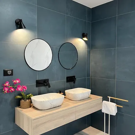 Luxury Kiara With Private Heated Pool And Jacuzzi- 15min From Sea * Orbanici