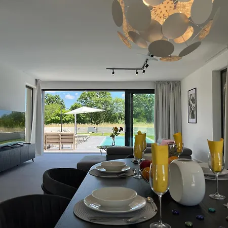 Luxury Kiara With Private Heated Pool And Jacuzzi- 15min From Sea Orbanići