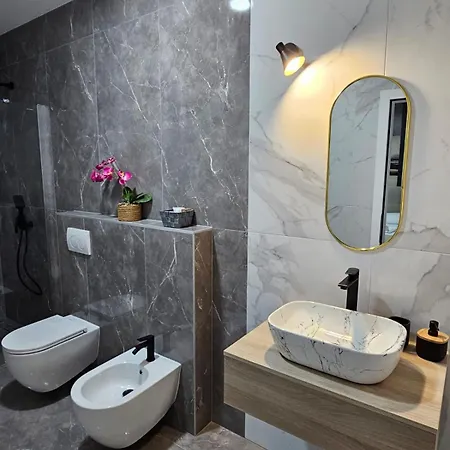 Villa Luxury Kiara With Private Heated Pool And Jacuzzi- 15min From Sea Orbanici