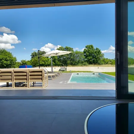 Luxury Kiara With Private Heated Pool And Jacuzzi- 15min From Sea Villa Orbanići