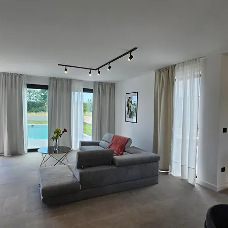 Luxury Kiara With Private Heated Pool And Jacuzzi- 15min From Sea Villa Orbanići