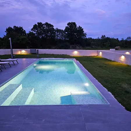 Luxury Kiara With Private Heated Pool And Jacuzzi- 15min From Sea Villa Orbanići